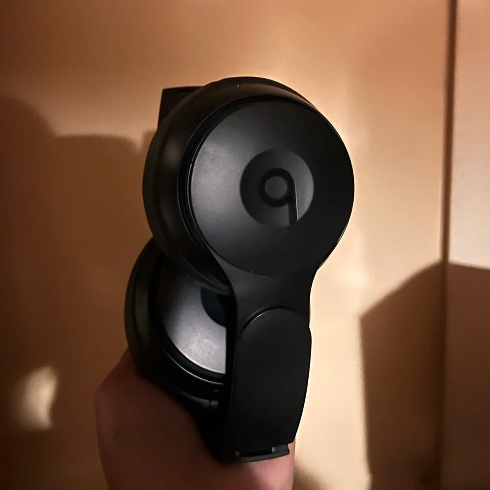 In good condition solo 3 beats - Picture 2 of 2